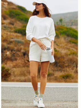 NWT Sweaty Betty Powerhouse Elevated Shorts Lily White - Size Medium